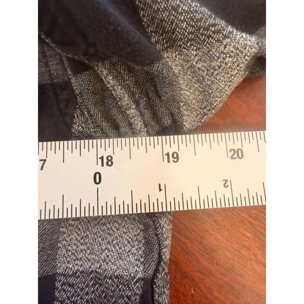 Chucky Forever 21 Sz S Flannel Plaid Gray & Black Button down Retro - Picture 9 of 10